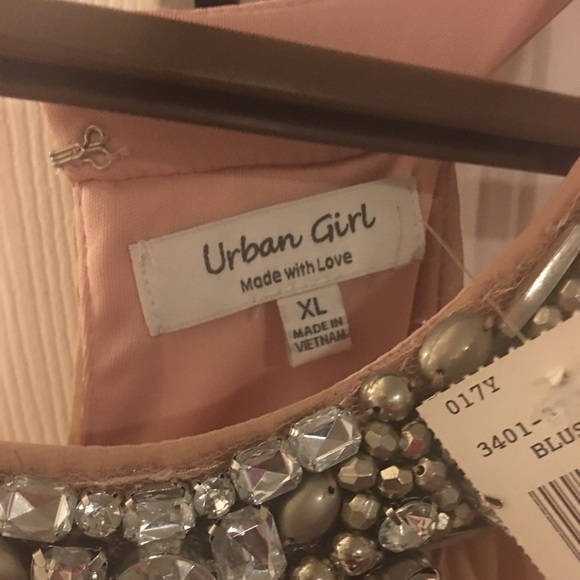 Dress - Picture 3 of 3